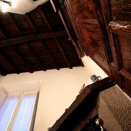 Domus Antonella A Trastevere Рим Экстерьер фото