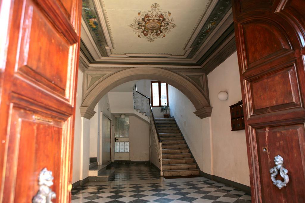 Domus Antonella A Trastevere Рим Экстерьер фото