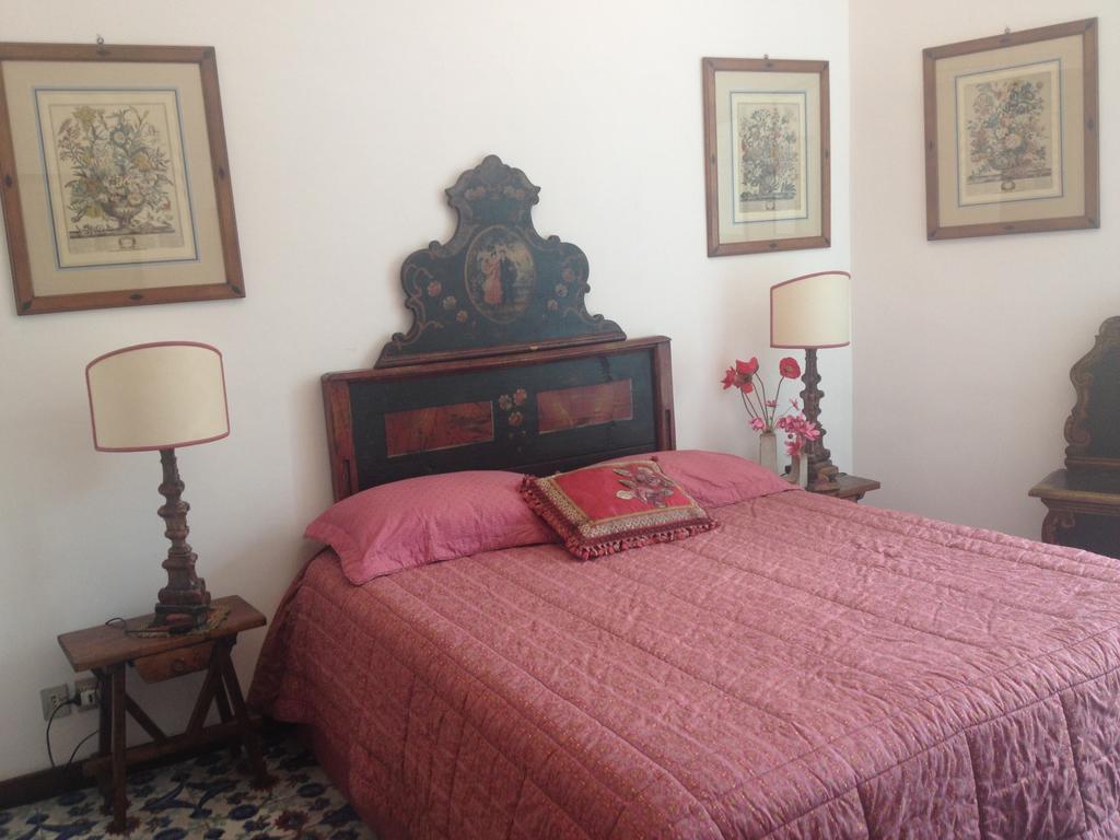 Domus Antonella A Trastevere Рим Номер фото